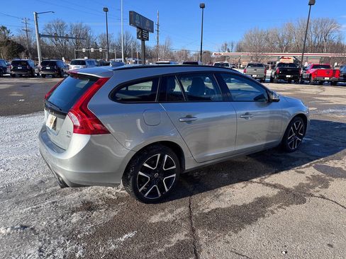 Used 2018 Volvo V60 T5 Dynamic w/ Protection Package image 5