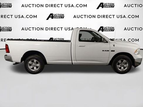 Used 2019 RAM 1500 Classic SLT AWD/4WD image 39