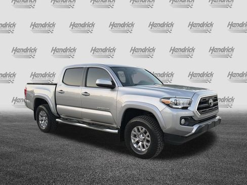 Used 2017 Toyota Tacoma SR5 w/ Tow Package AWD/4WD image 2