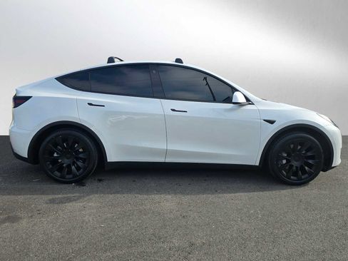 Used 2021 Tesla Model Y Long Range image 2