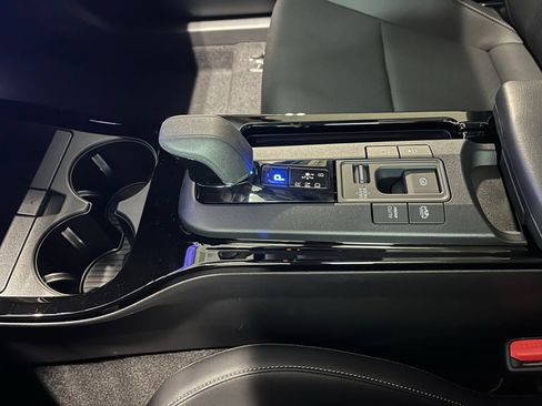 New 2026 Toyota Prius Plug-In Hybrid FWD image 25