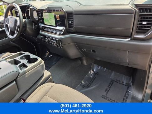 Used 2025 Chevrolet Silverado 1500 LT AWD/4WD image 15