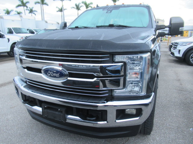 Used 2019 Ford F250 Lariat w/ Lariat Ultimate Package AWD/4WD image 2