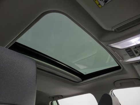 Used 2022 Toyota RAV4 XLE image 18