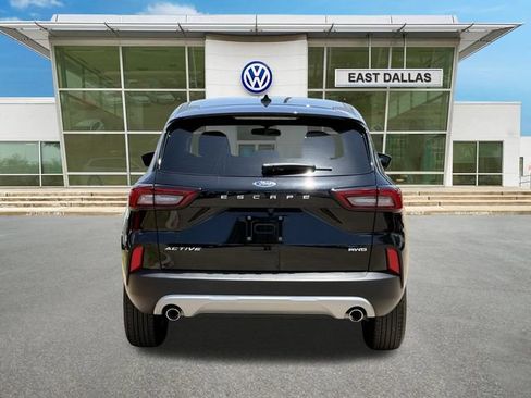 Used 2025 Ford Escape Active AWD/4WD image 4