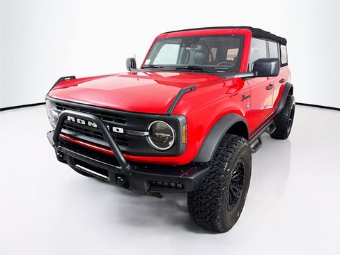 Used 2023 Ford Bronco Black Diamond image 3