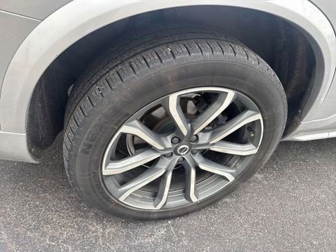 Used 2019 Volvo XC90 T5 Momentum w/ Multimedia Package image 22