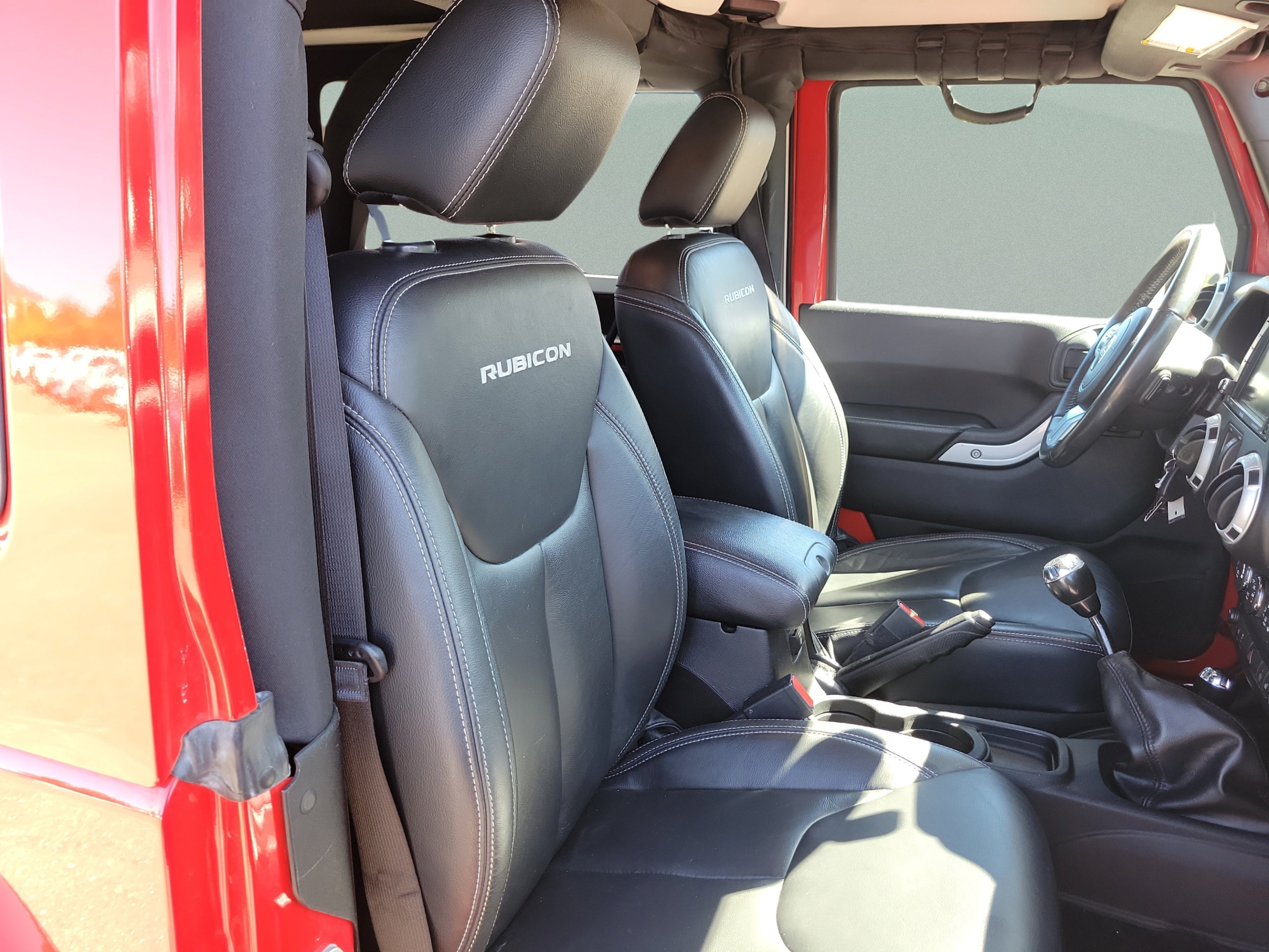 Used 2017 Jeep Wrangler Rubicon AWD/4WD image 9
