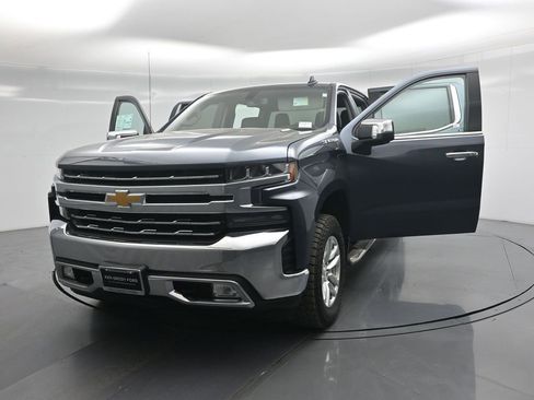Used 2020 Chevrolet Silverado 1500 LTZ image 31