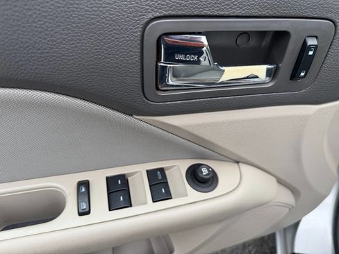 Used 2010 Ford Fusion SE FWD image 18
