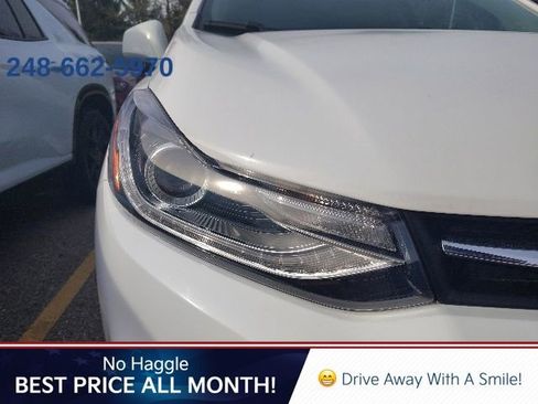 Used 2020 Chevrolet Trax LT w/ LT Convenience Package FWD image 8