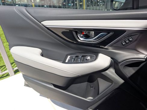 New 2025 Subaru Outback Limited image 17