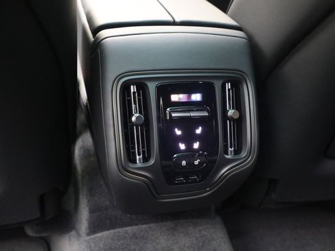 New 2026 Aston Martin DBX 707 image 33