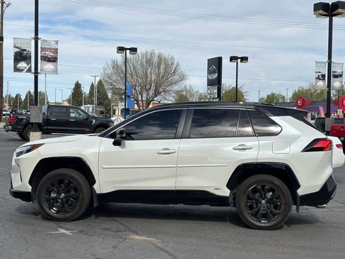 Used 2022 Toyota RAV4 XSE AWD/4WD image 3