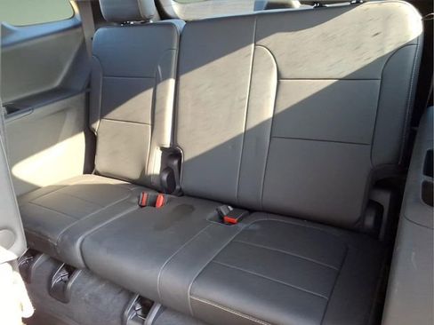 Used 2023 Chevrolet Traverse LT w/ LPO, Floor Liner Package FWD image 12