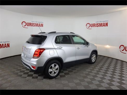 Used 2020 Chevrolet Trax LT w/ LT Convenience Package image 10