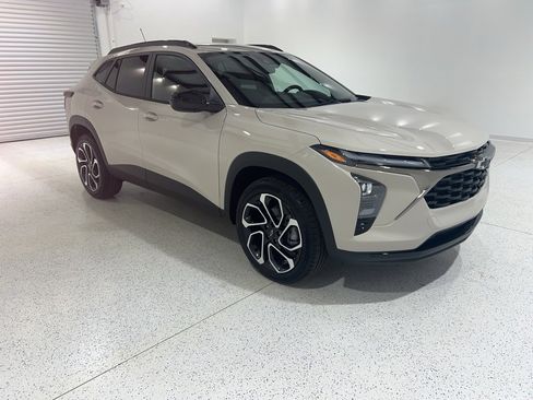 New 2026 Chevrolet Trax RS image 7