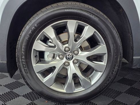 Used 2024 Toyota Grand Highlander Limited image 11