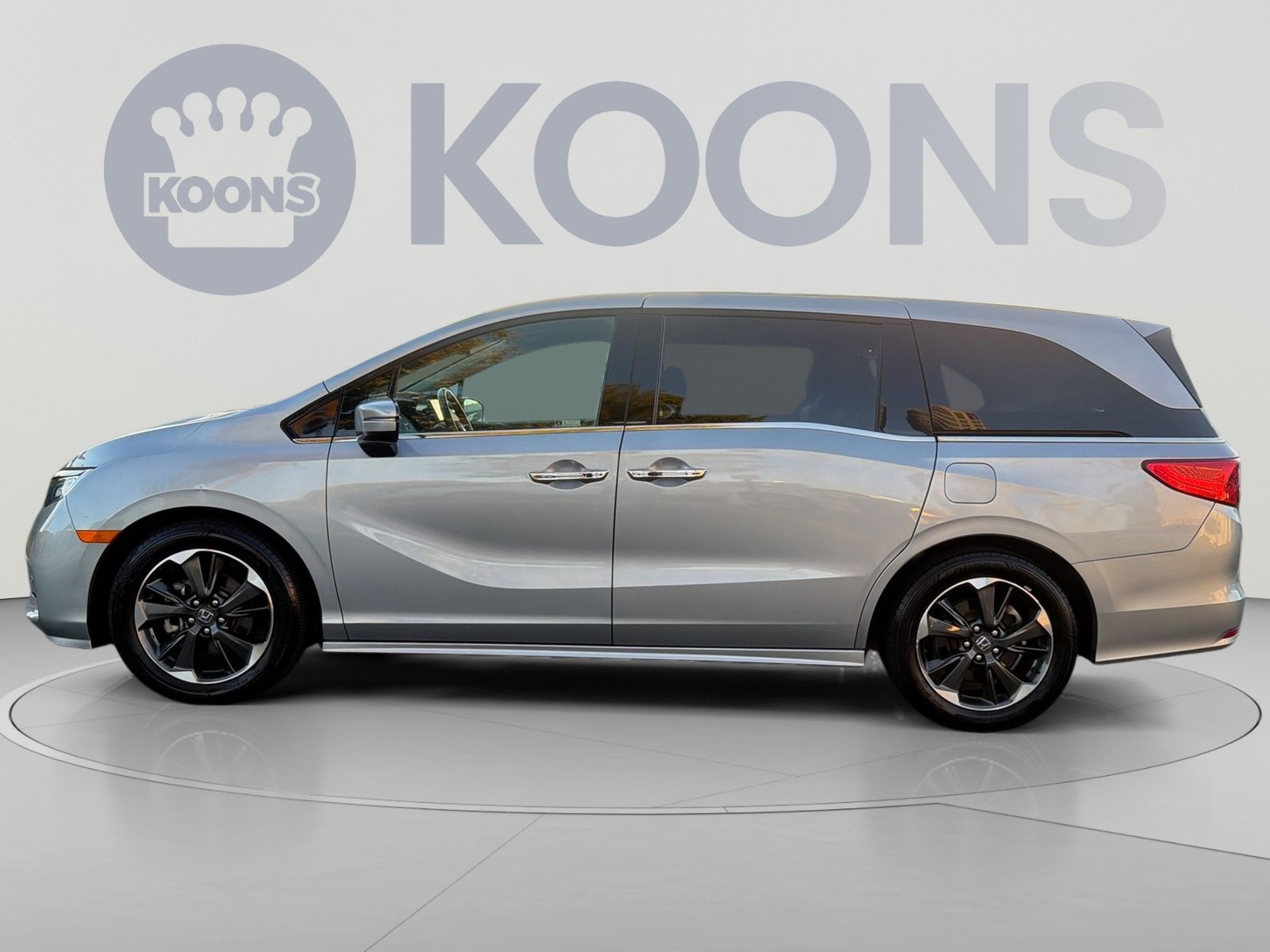 Used 2024 Honda Odyssey Elite image 2