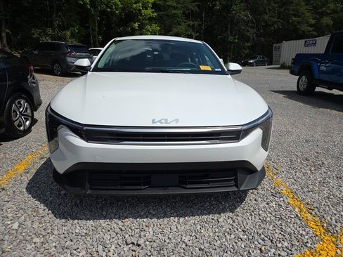 Used 2025 Kia K4 FWD image 2