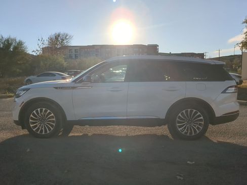 Used 2020 Lincoln Aviator Reserve image 6
