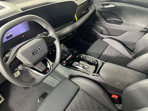 New 2027 Audi SQ6 e-tron Premium Plus AWD/4WD image 9