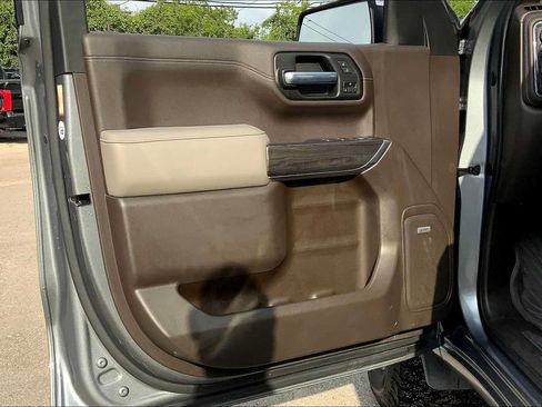 Used 2021 Chevrolet Silverado 1500 LTZ w/ LTZ Premium Texas Edition AWD/4WD image 22
