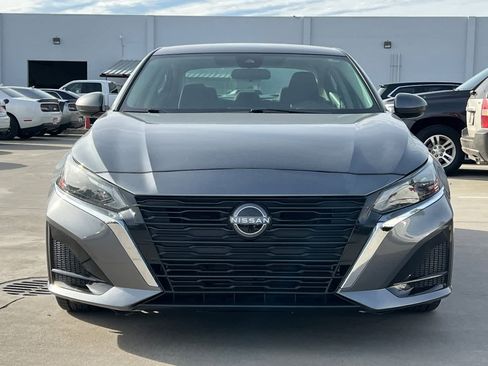 Used 2023 Nissan Altima 2.5 SV image 11