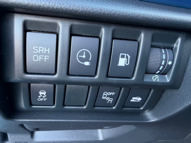 Used 2020 Subaru Crosstrek Hybrid w/ Moonroof Package w/Navigation AWD/4WD image 27