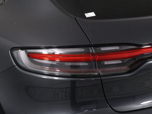 Certified 2026 Porsche Macan AWD/4WD image 21