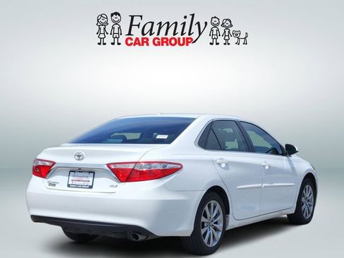 Used 2016 Toyota Camry XLE w/ Moonroof Package image 4
