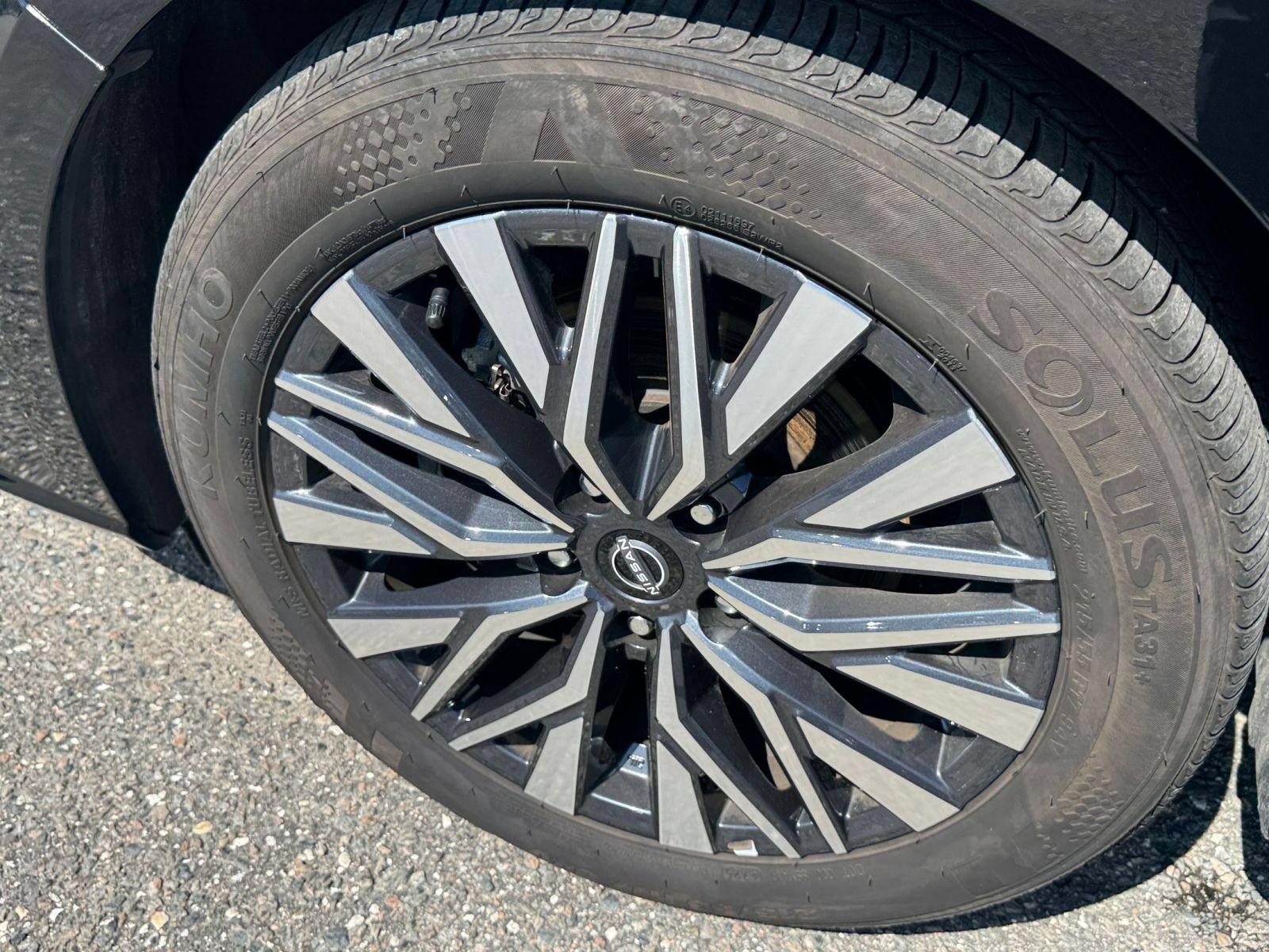 Used 2026 Nissan Altima 2.5 SV FWD image 29
