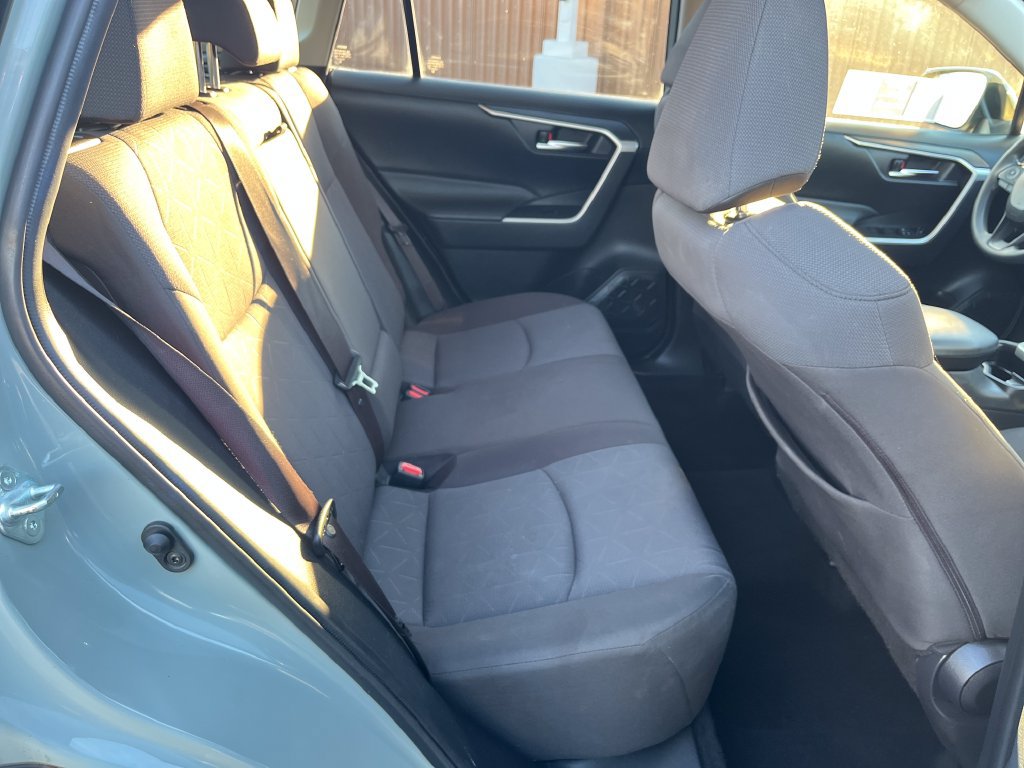 Used 2019 Toyota RAV4 XLE w/ Convenience Package FWD image 41