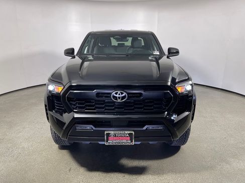 Certified 2025 Toyota Tacoma TRD Off-Road image 8