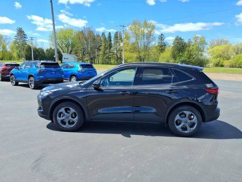 Used 2025 Ford Escape ST-Line Select AWD/4WD image 2