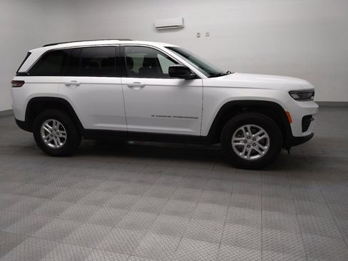 Used 2022 Jeep Grand Cherokee Laredo w/ Luxury Tech Group I image 11