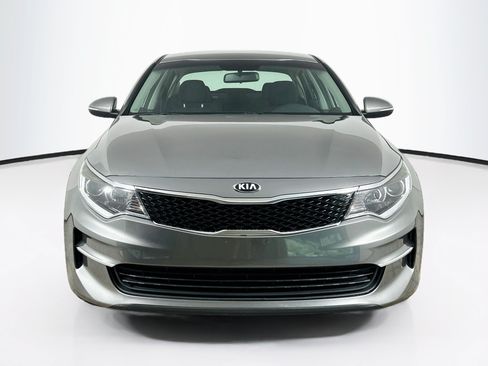 Used 2018 Kia Optima LX FWD image 2