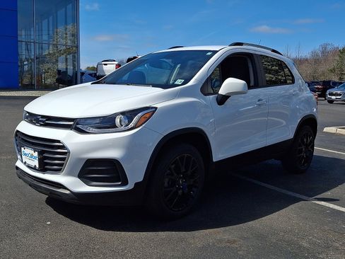 Used 2022 Chevrolet Trax LT w/ Sport Edition image 3