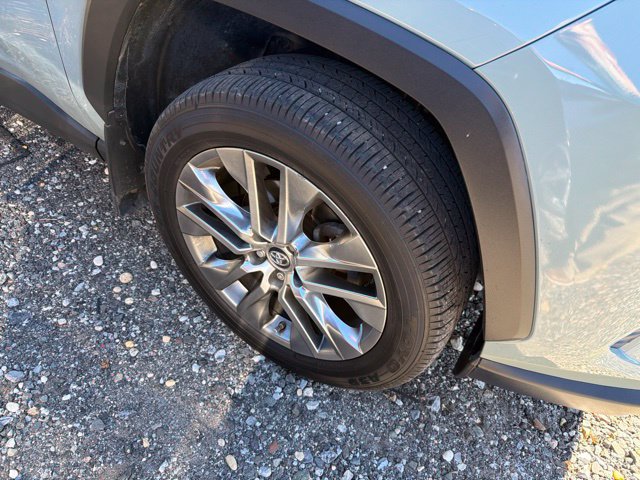 Used 2019 Toyota RAV4 XLE Premium w/ Cold Weather Package AWD/4WD image 5