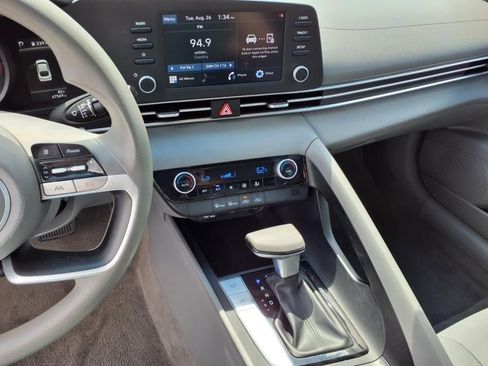 Used 2023 Hyundai Elantra SEL image 25