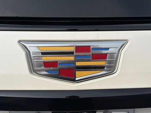 Certified 2025 Cadillac Escalade ESV V AWD/4WD image 10