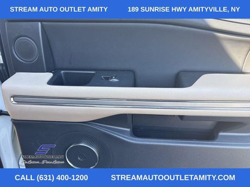 Used 2022 Ford Expedition Max Limited image 17