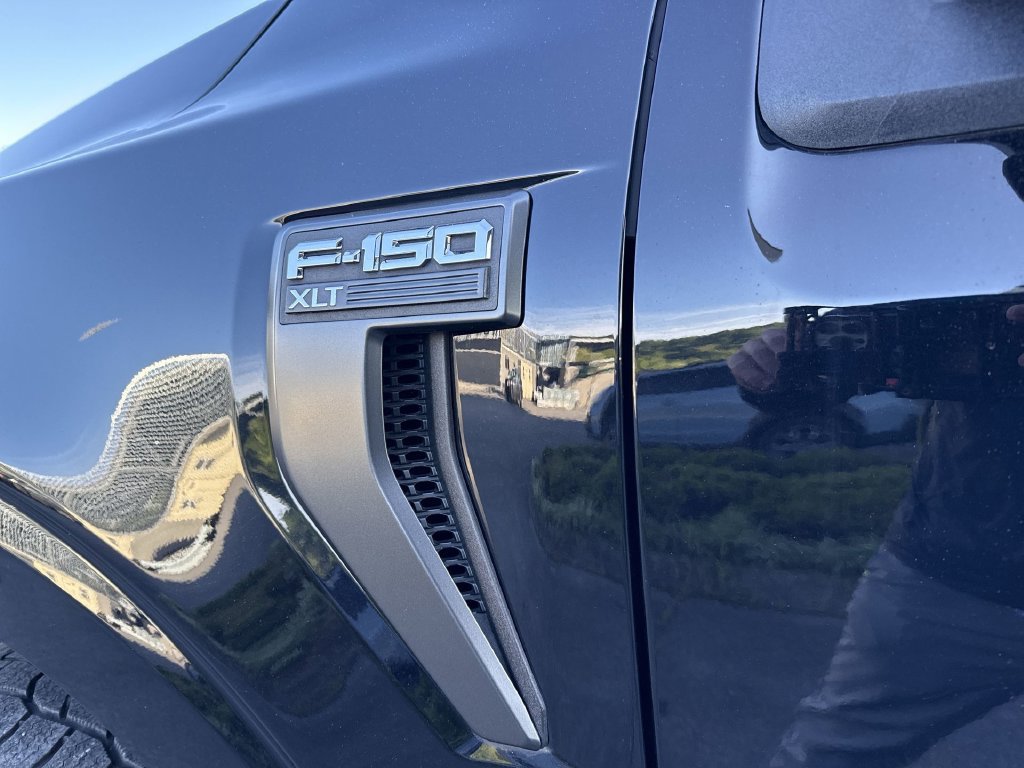 Used 2022 Ford F150 XLT w/ Equipment Group 302A High AWD/4WD image 9