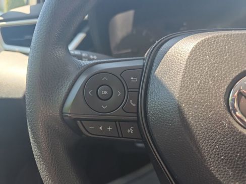 Used 2025 Toyota Corolla LE image 23