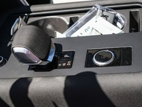 Used 2025 Land Rover Discovery Dynamic SE AWD/4WD image 20