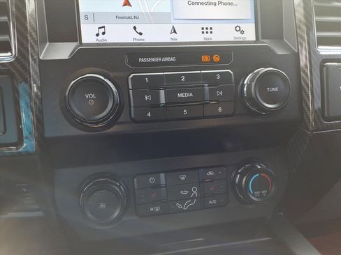 Used 2019 Ford F250 XLT w/ XLT Premium Package image 15