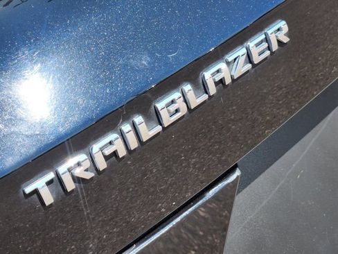 Used 2023 Chevrolet TrailBlazer LT FWD image 14