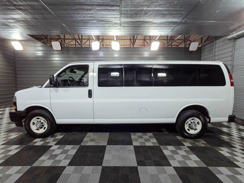 Used 2019 Chevrolet Express 3500 LS image 8