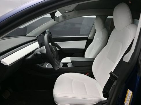 Used 2021 Tesla Model Y Long Range AWD/4WD image 7