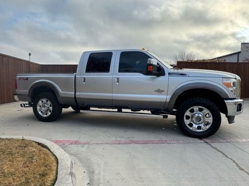Used 2013 Ford F250 Lariat w/ Lariat Ultimate Pkg image 2